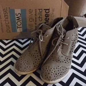 TOMS desert wedges Moroccan cutout booties 6.5